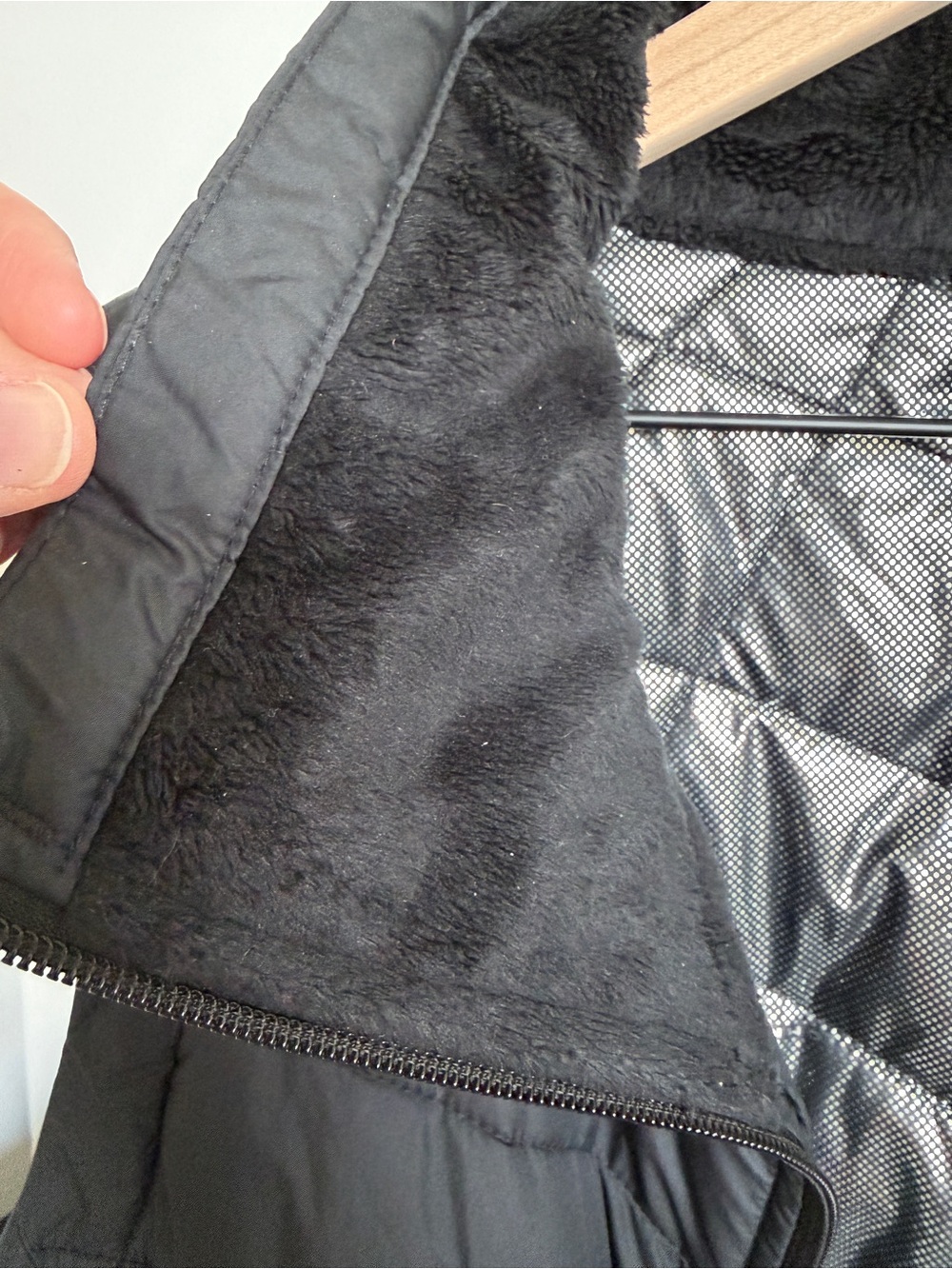 Columbia Women's Heavenly Long Vest in Black - XL - Picture 6 of 8